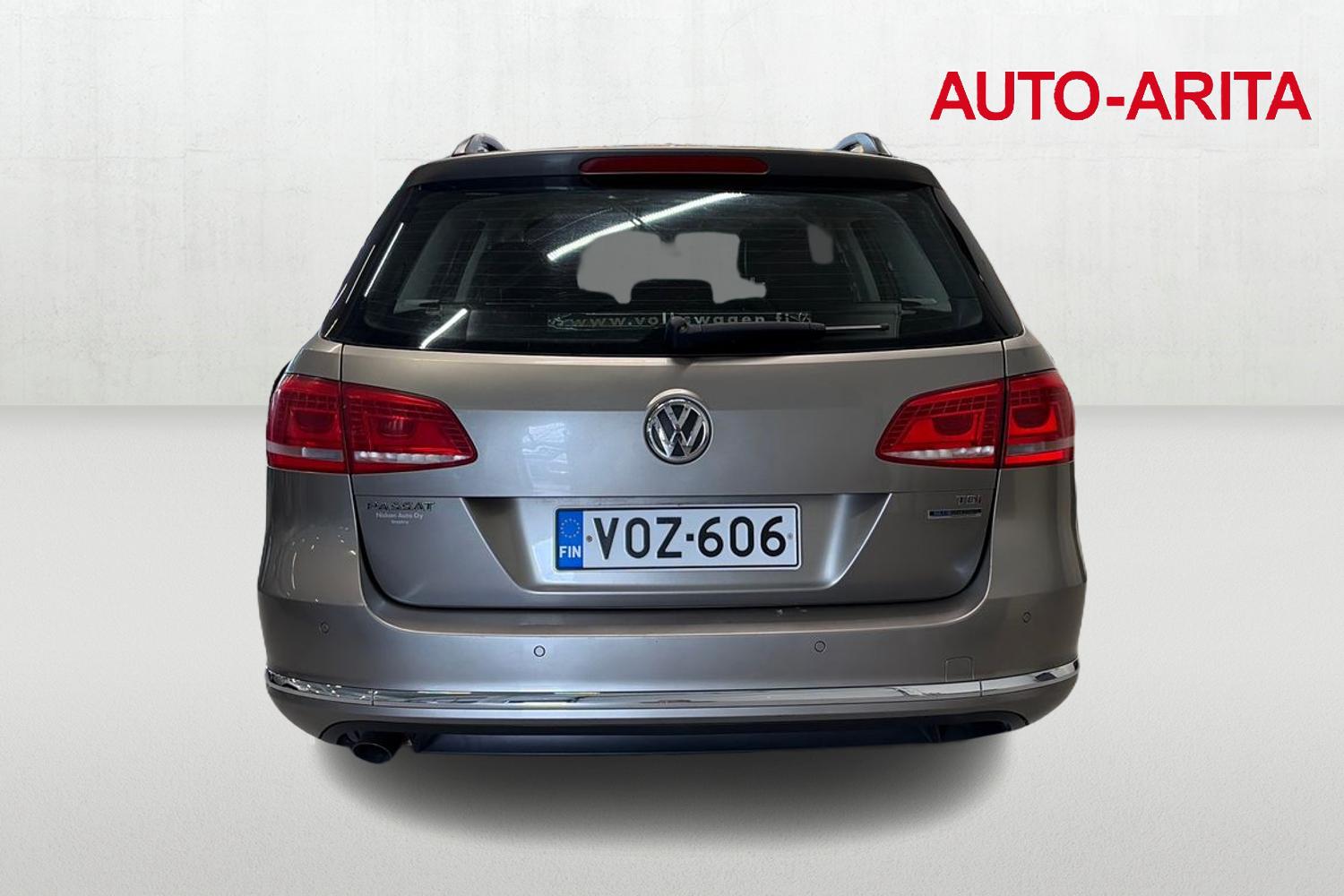 VOLKSWAGEN PASSAT 2012