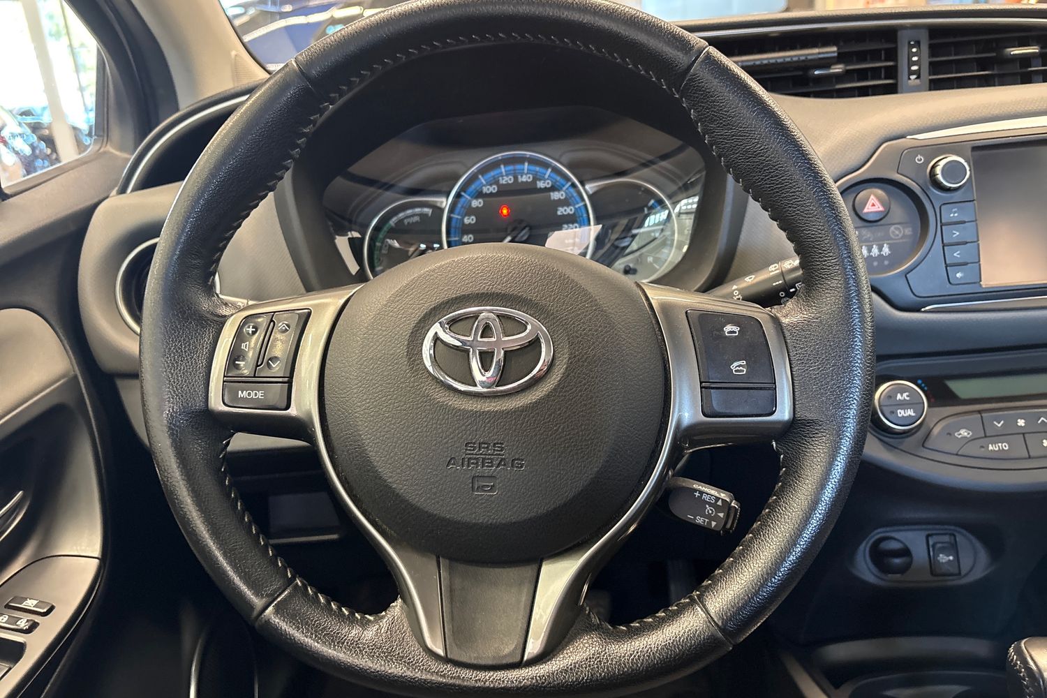 TOYOTA YARIS 2014