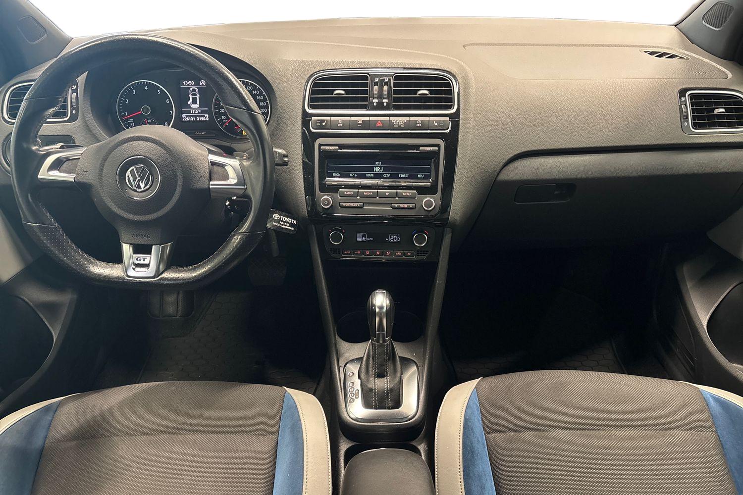 VOLKSWAGEN POLO 2013
