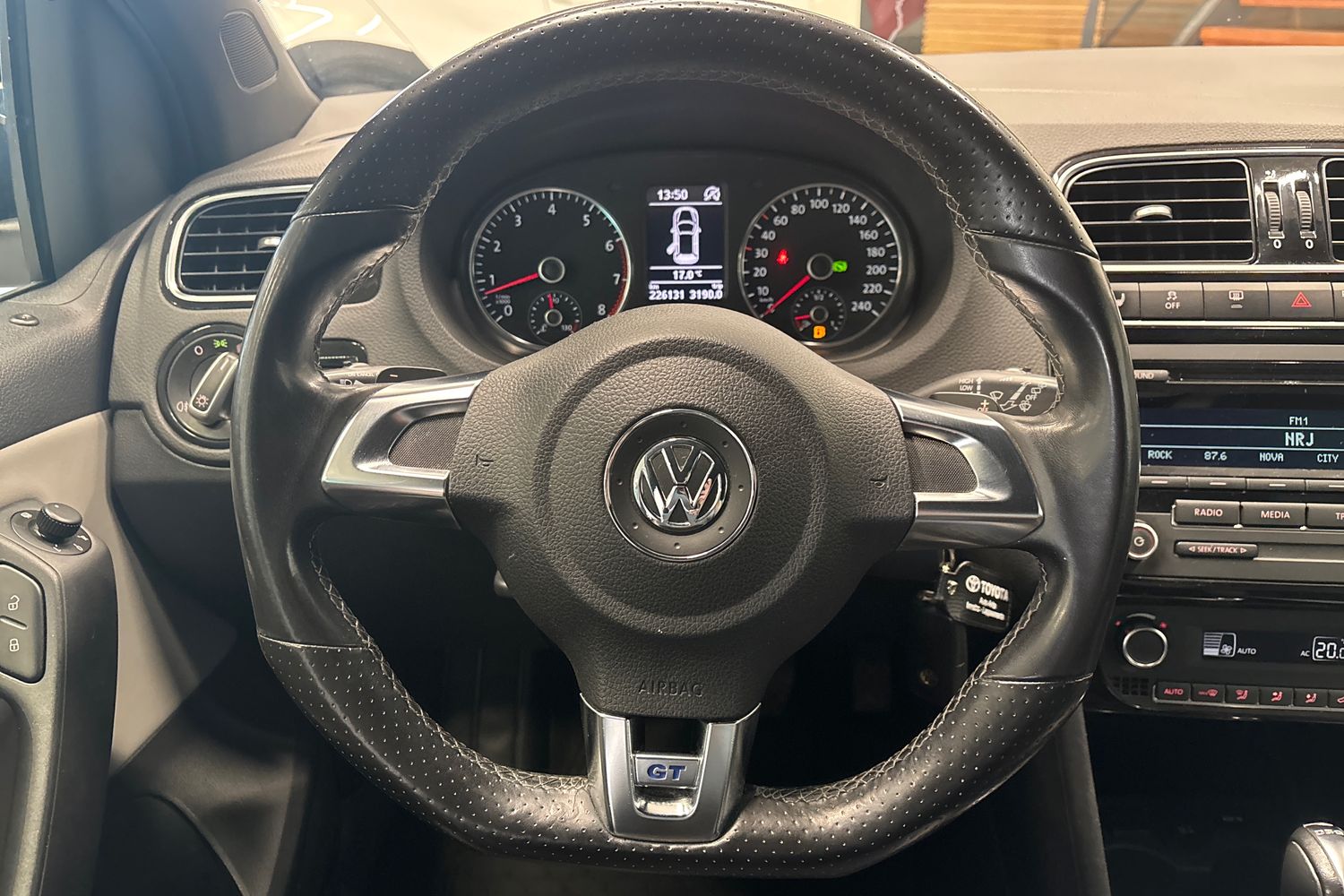 VOLKSWAGEN POLO 2013