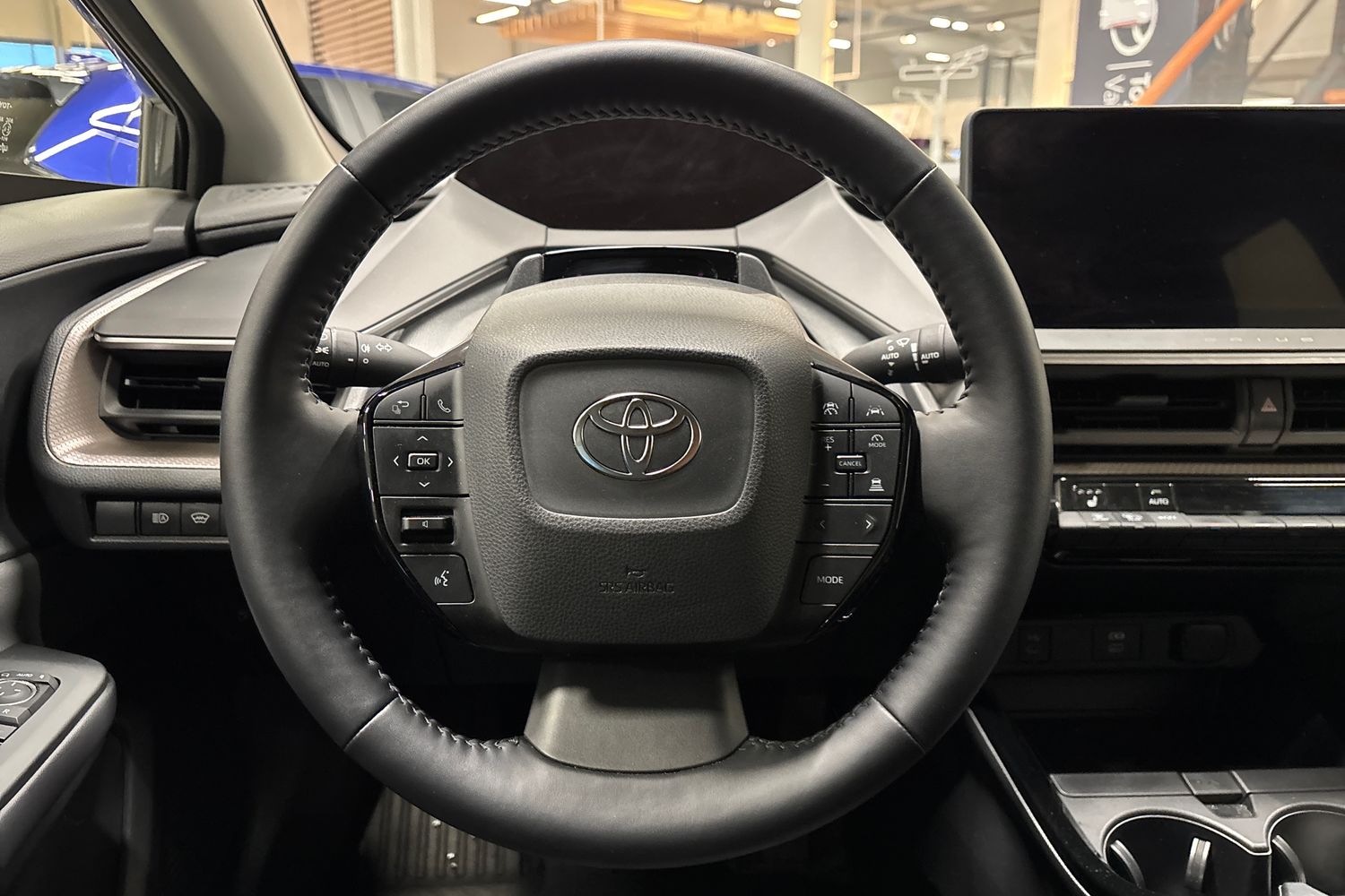 Toyota Prius Plug-in 2024