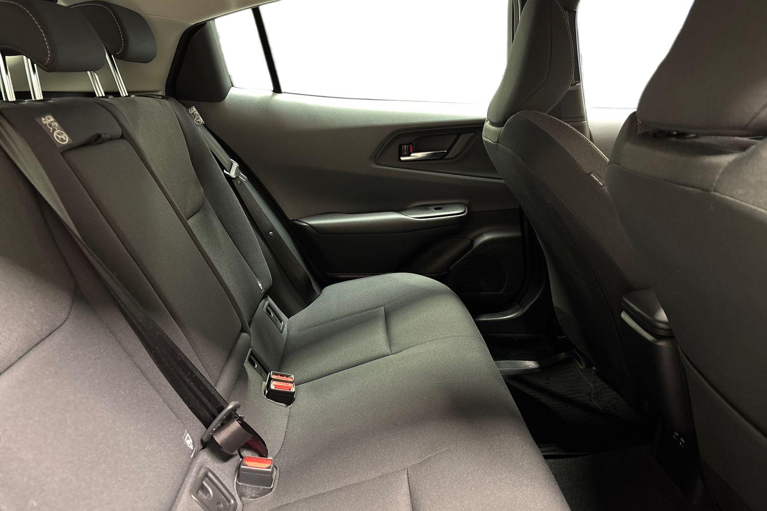 Toyota Prius Plug-in 2024