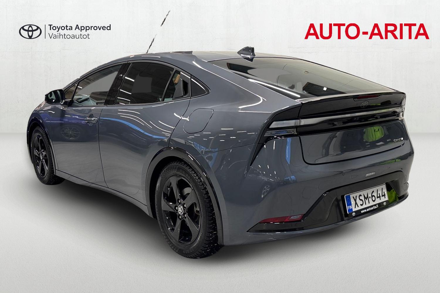 Toyota Prius Plug-in 2024