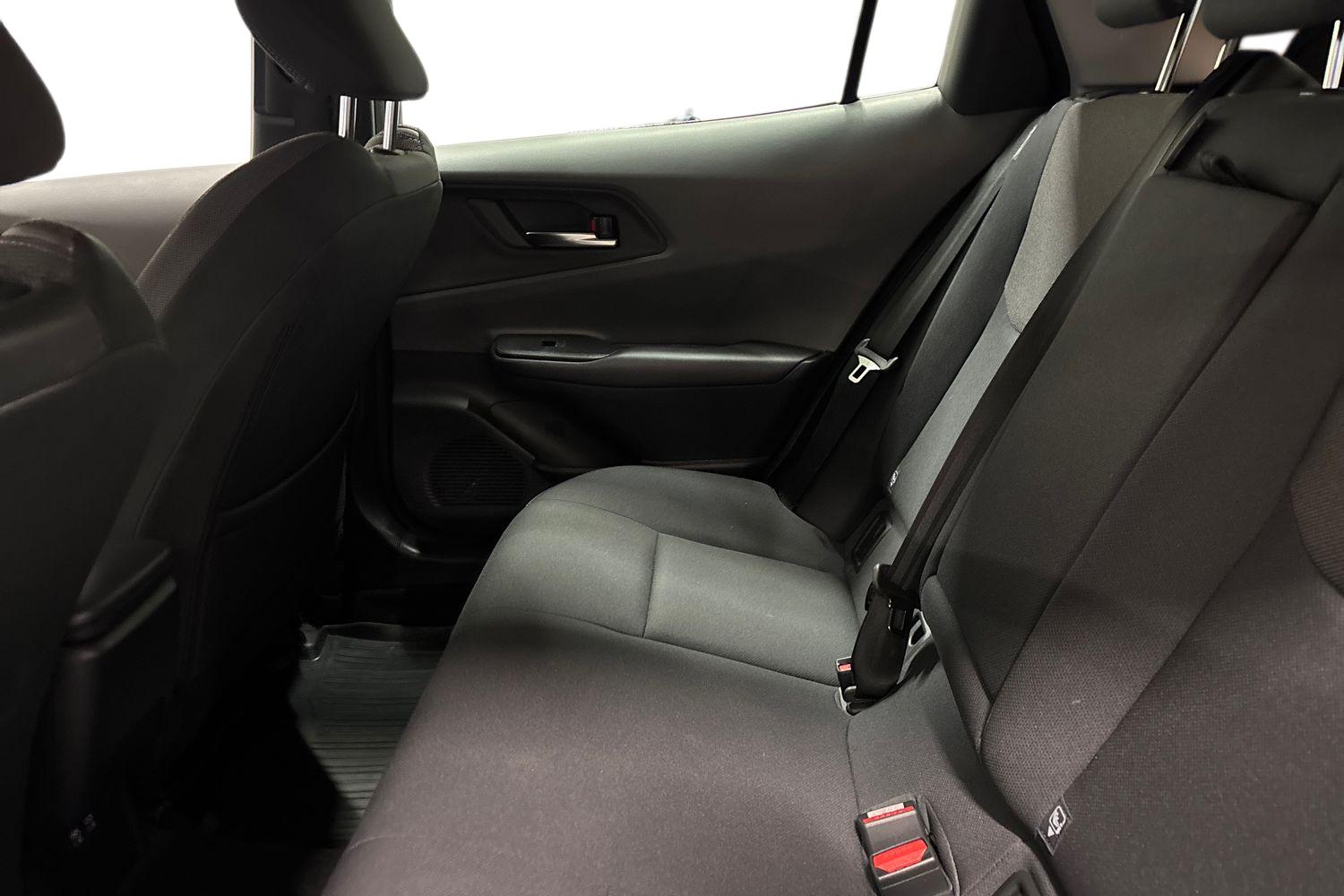 Toyota Prius Plug-in 2024