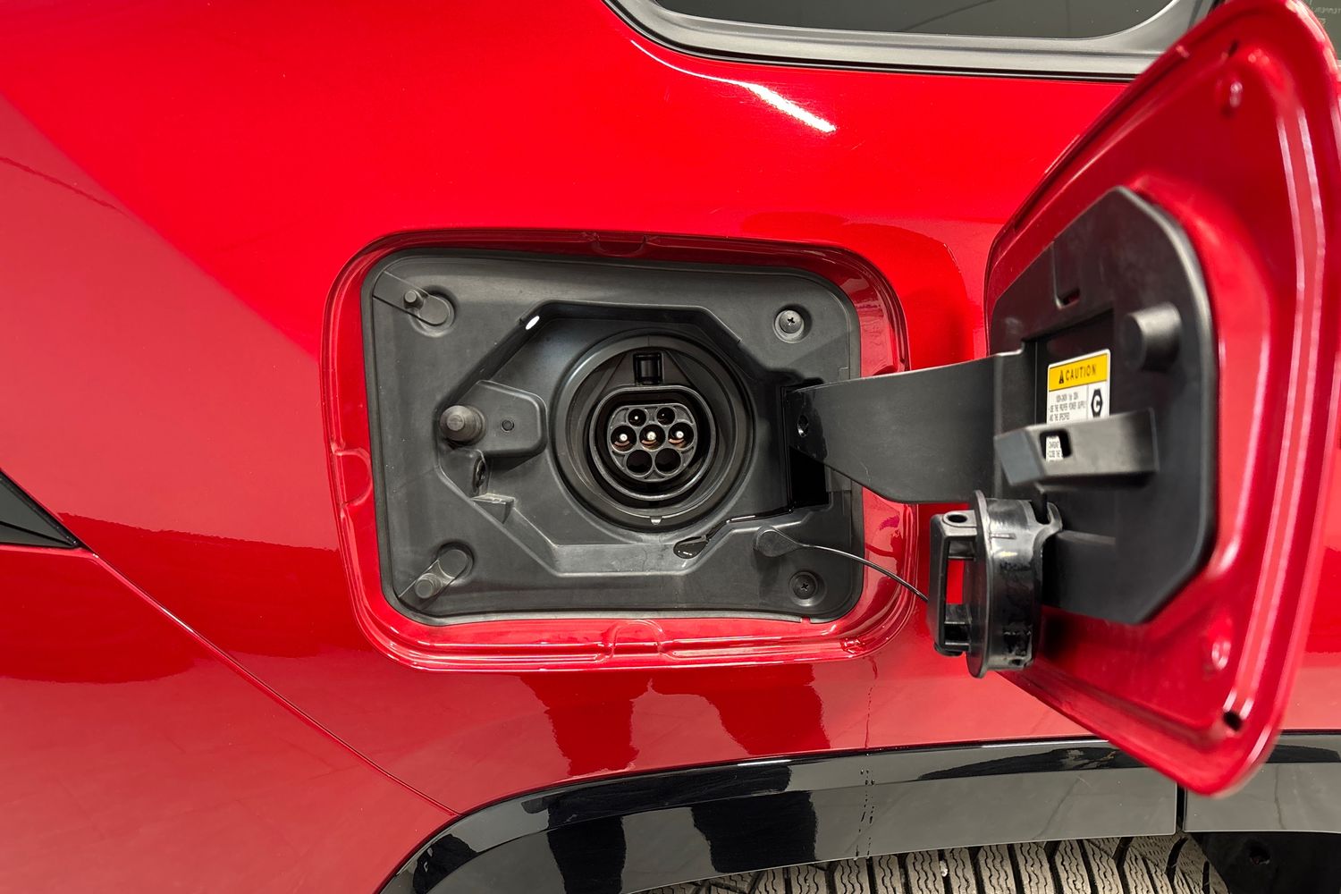 Toyota RAV4 Plug-in 2024