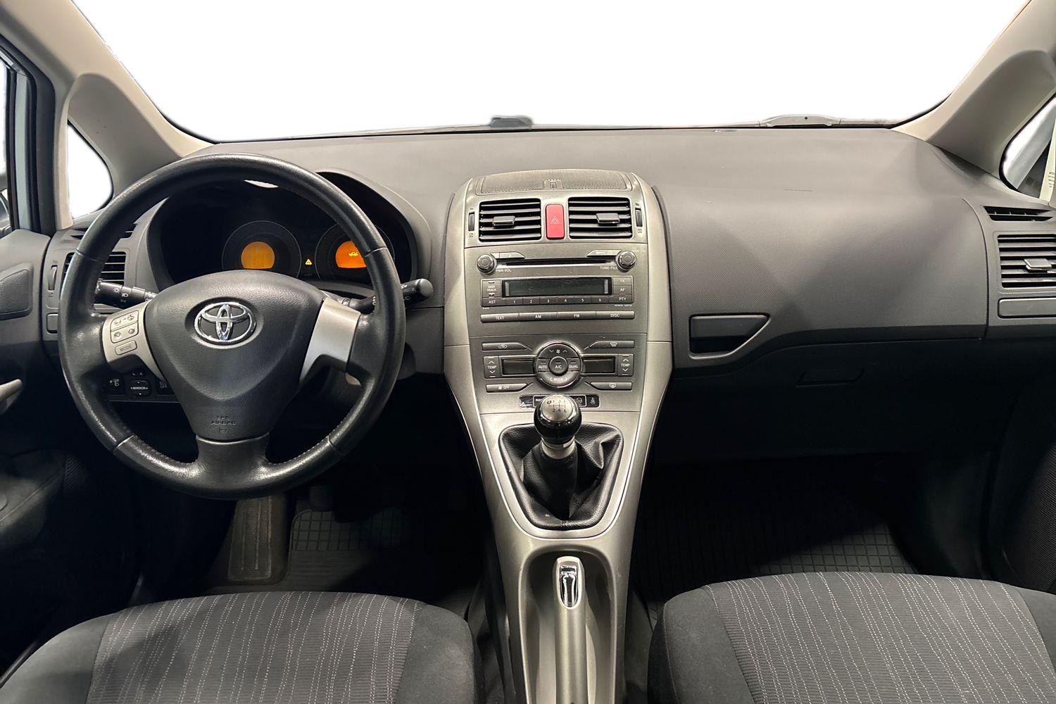 Toyota Auris 2010