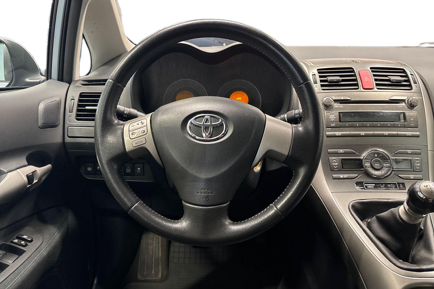 Toyota Auris 2010