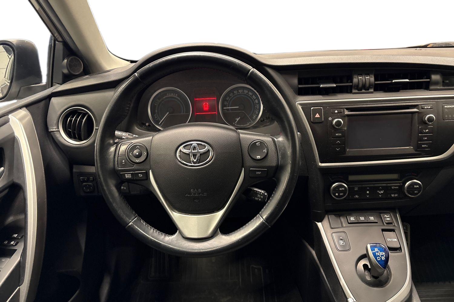 TOYOTA AURIS 2013