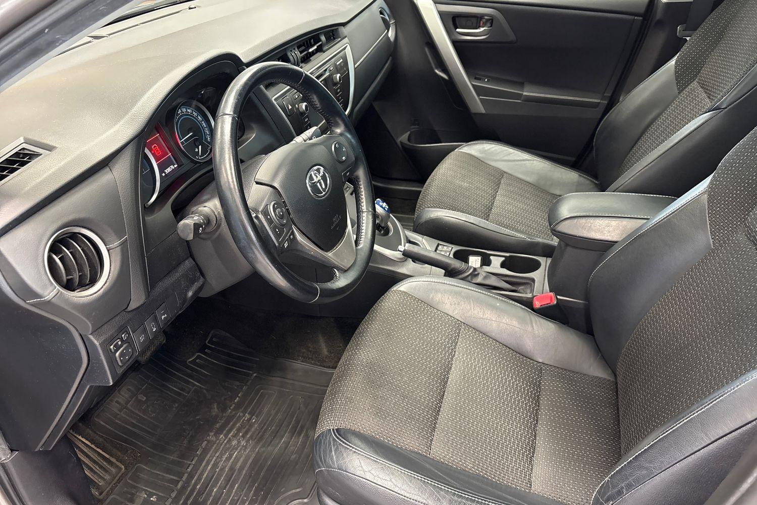 TOYOTA AURIS 2013