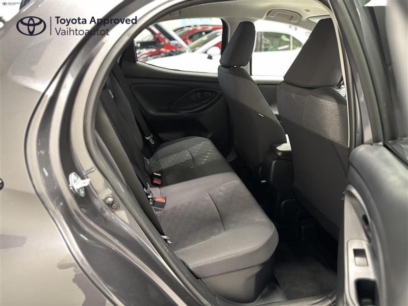 TOYOTA YARIS 2024