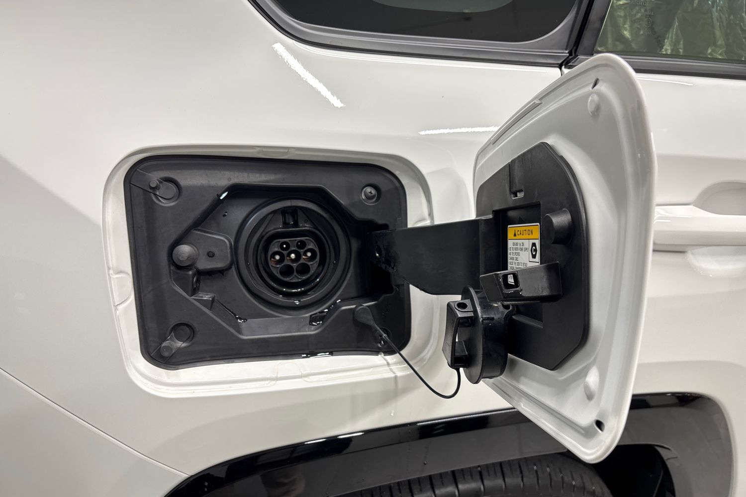 Toyota RAV4 Plug-in 2025