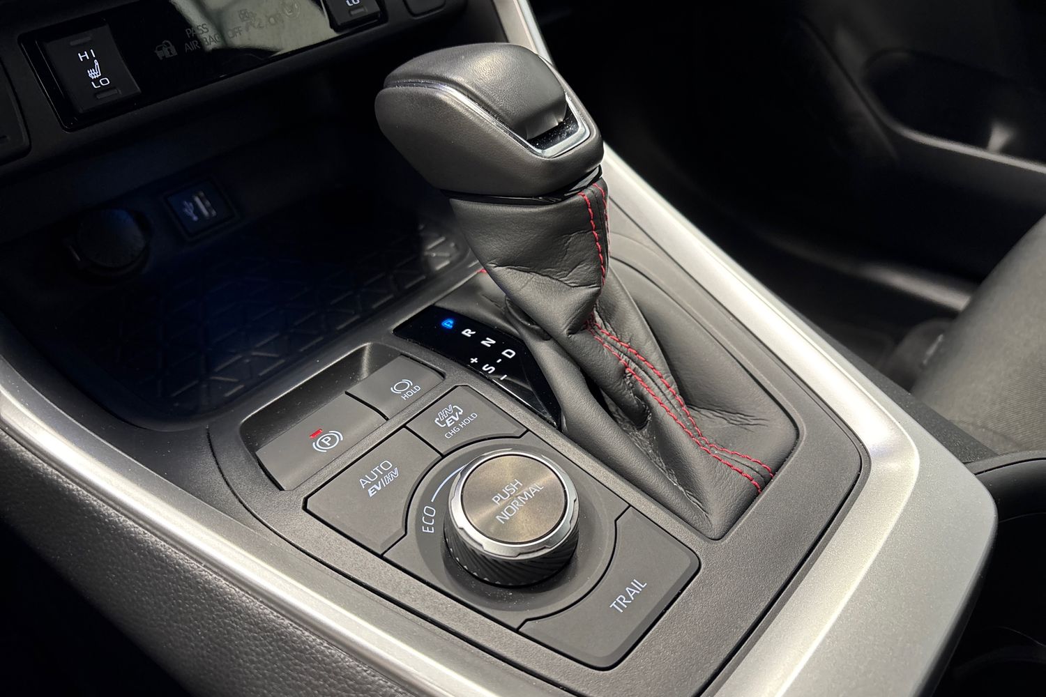 Toyota RAV4 Plug-in 2025