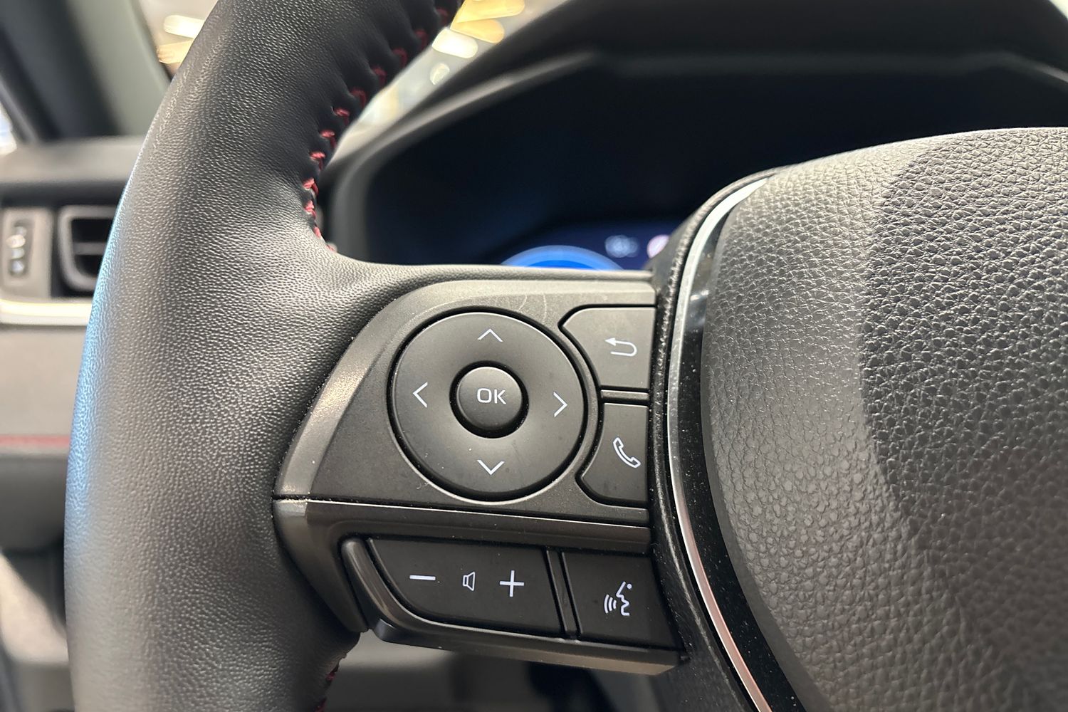 Toyota RAV4 Plug-in 2025