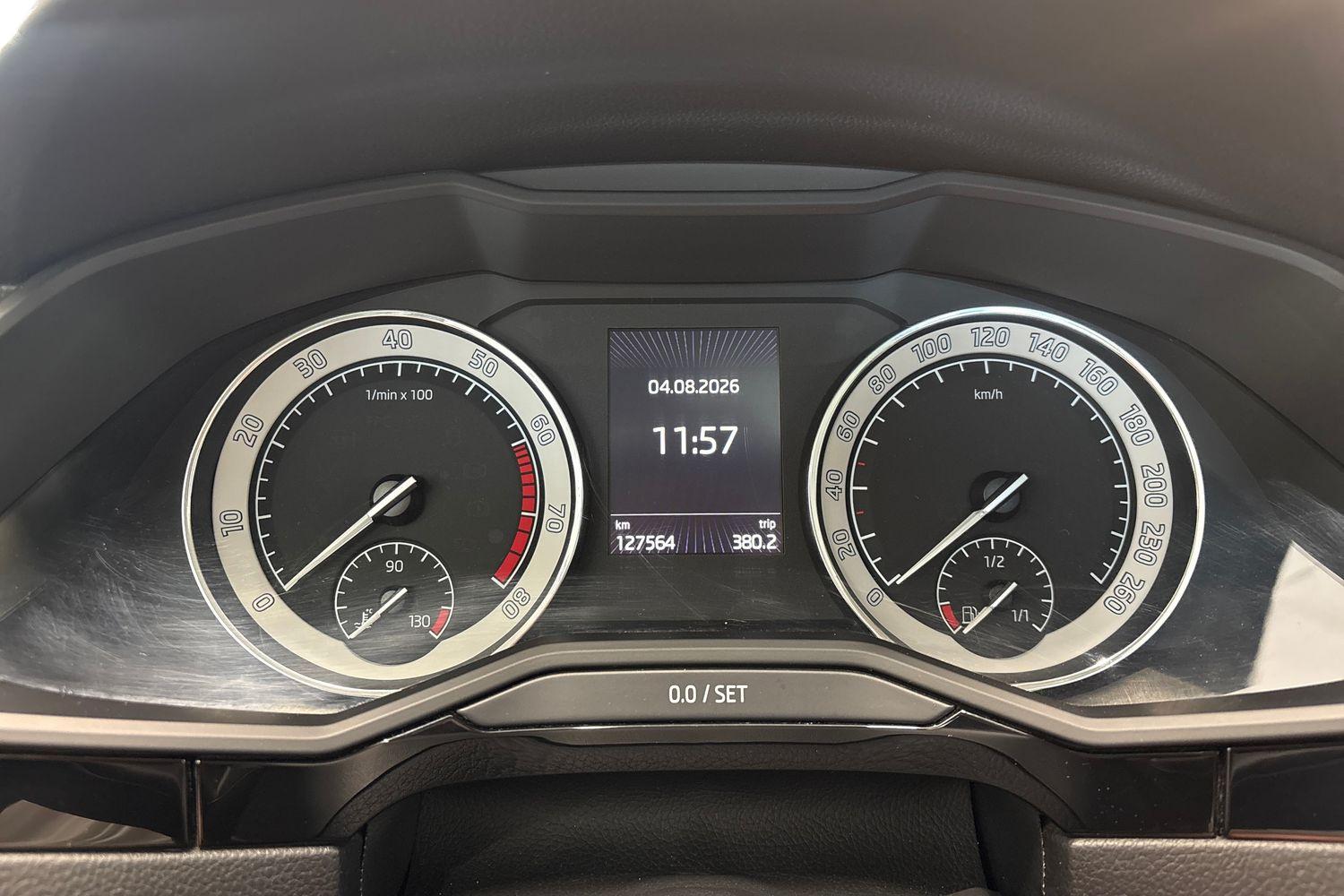 SKODA Superb 2016