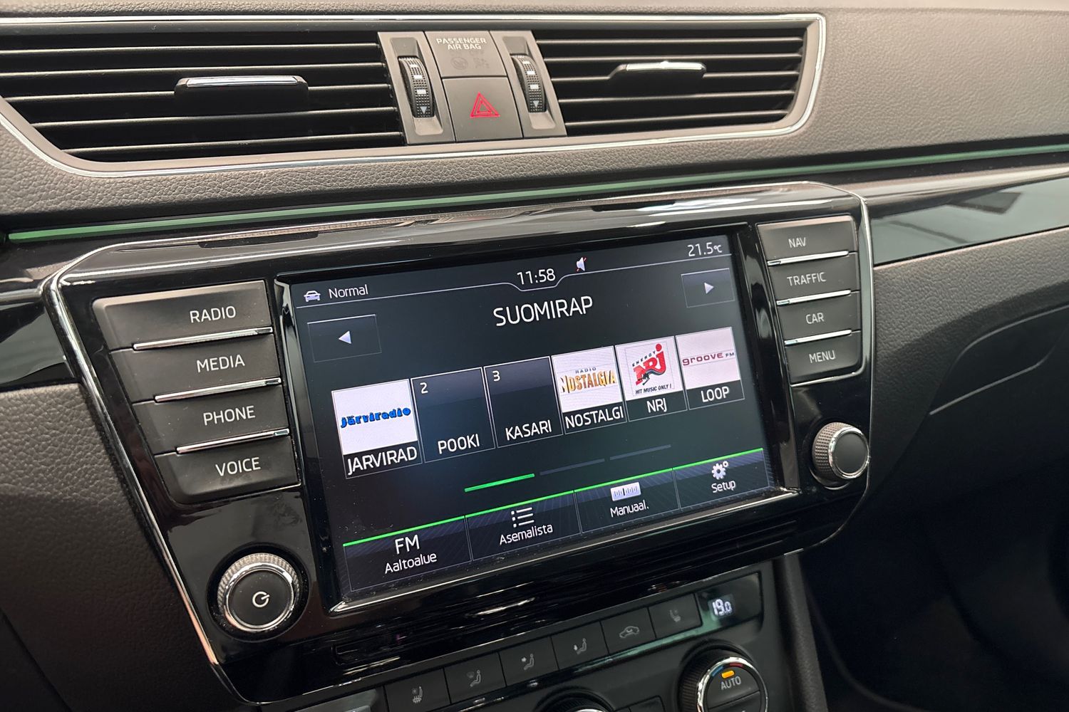 SKODA Superb 2016