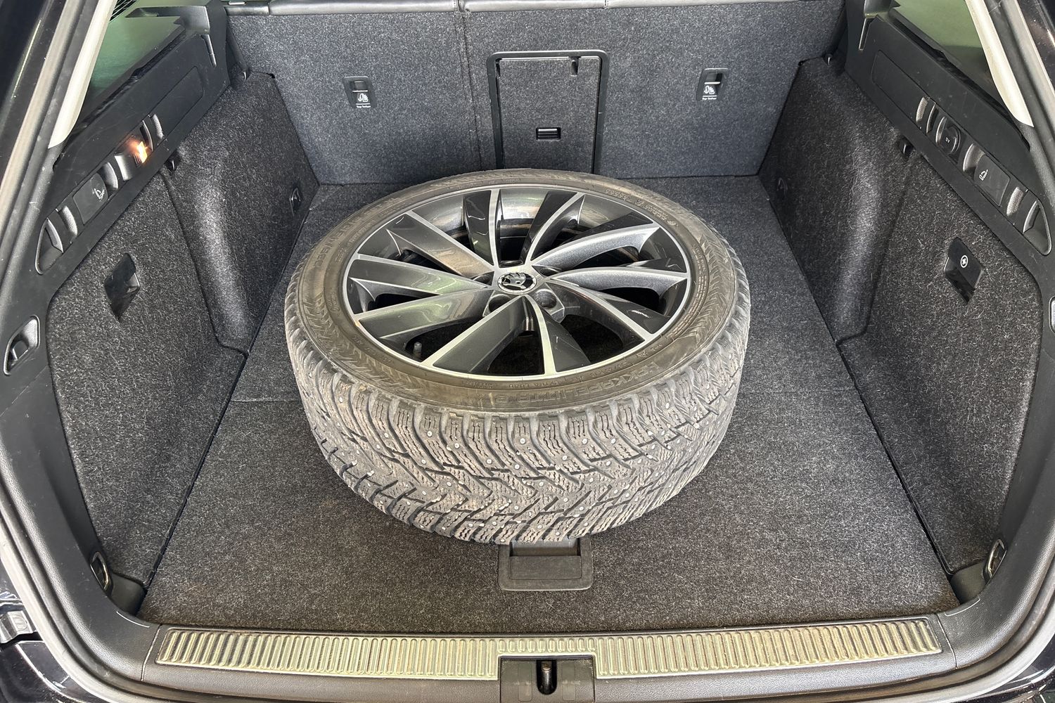 SKODA Superb 2016