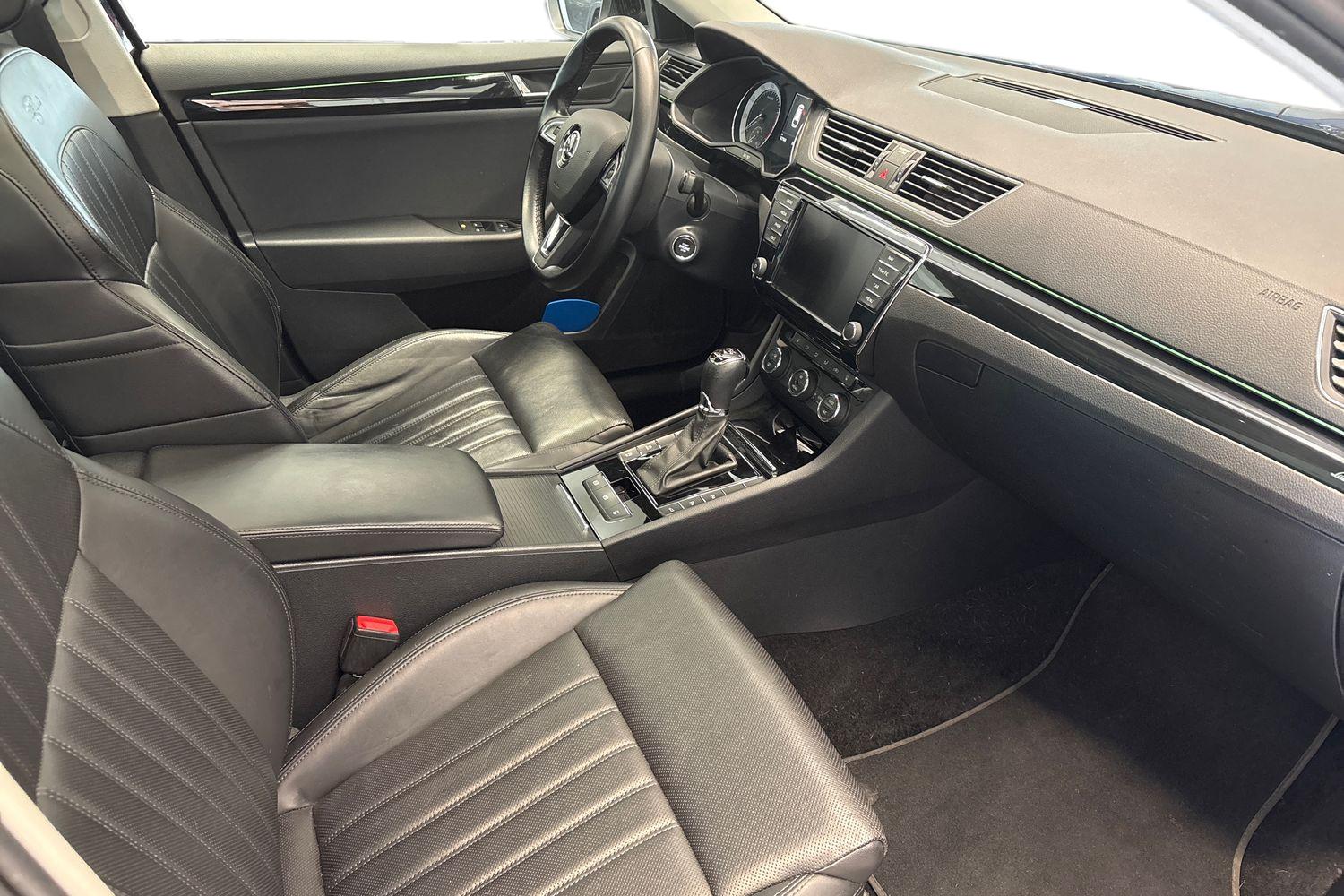 SKODA Superb 2016