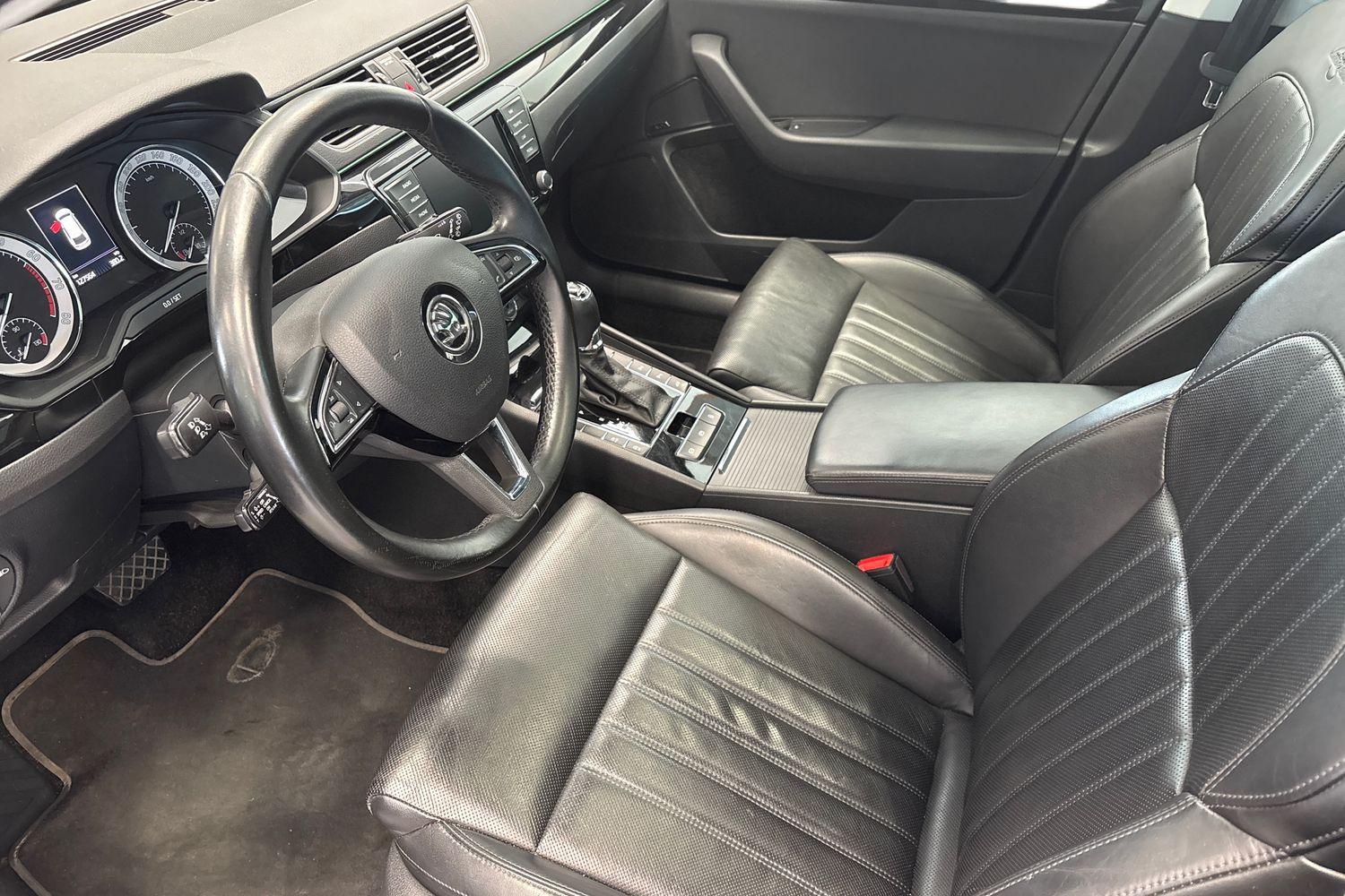 SKODA Superb 2016