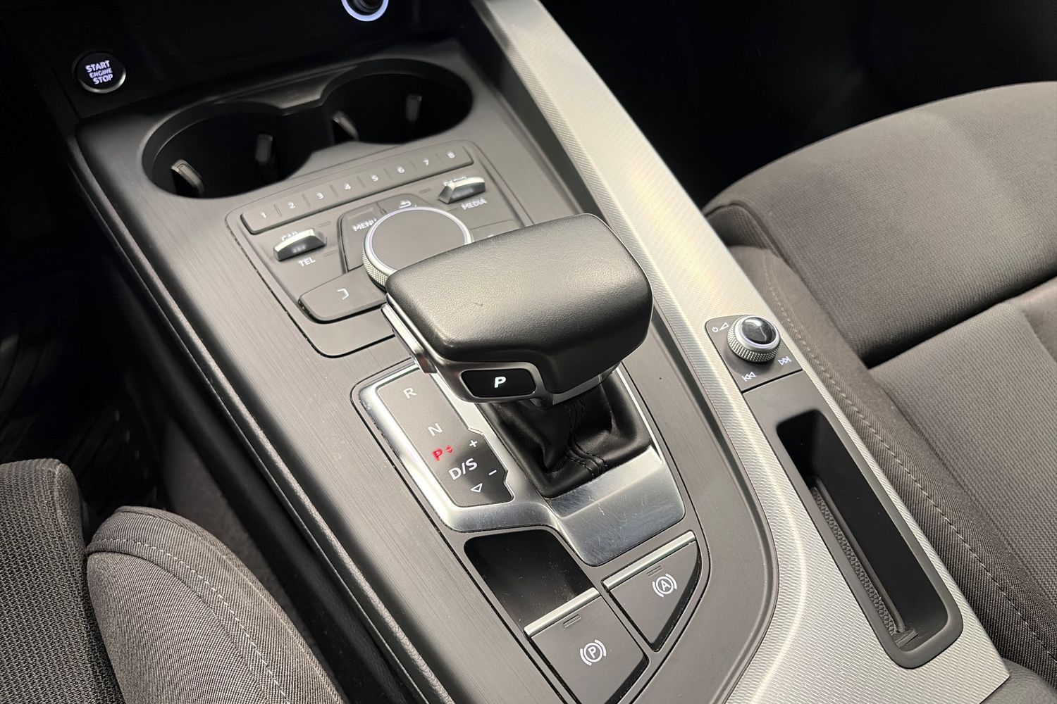 AUDI A4 2017