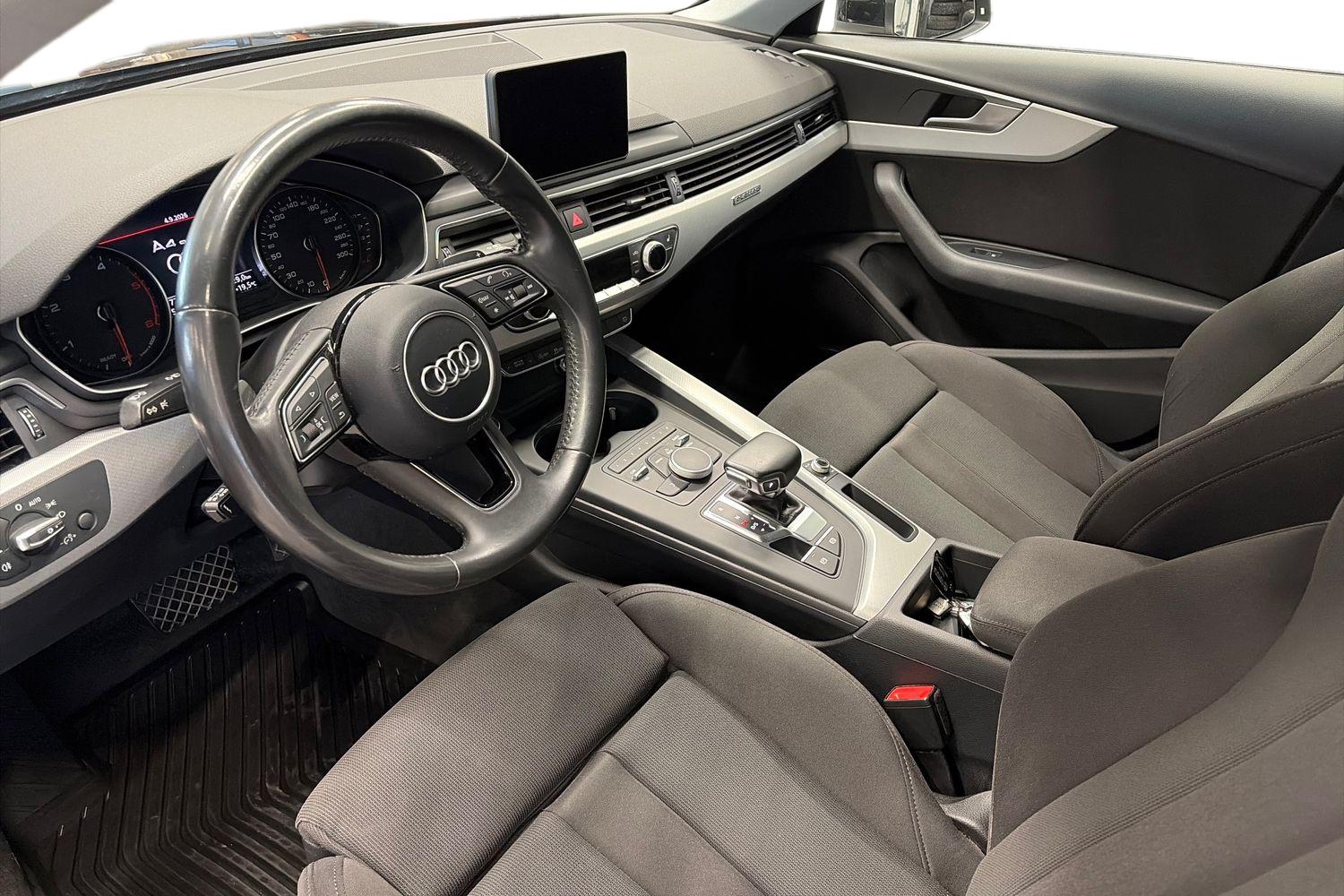 AUDI A4 2017