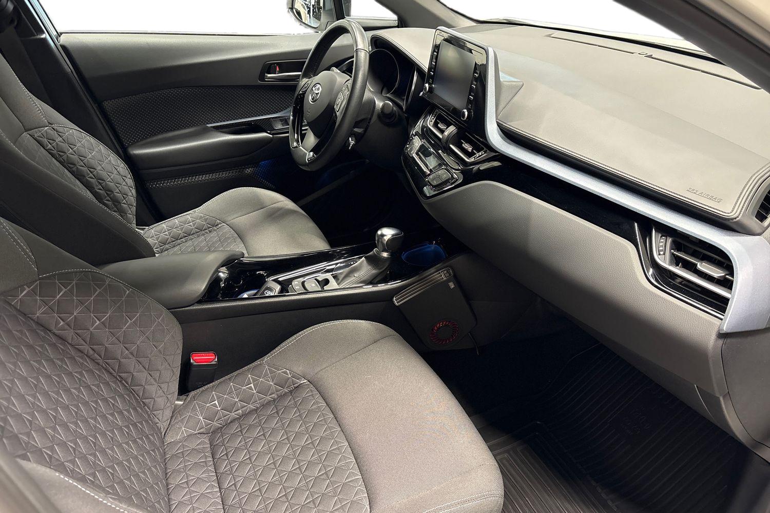 TOYOTA C-HR 2021