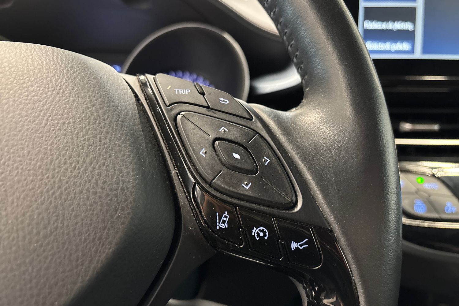 TOYOTA C-HR 2021