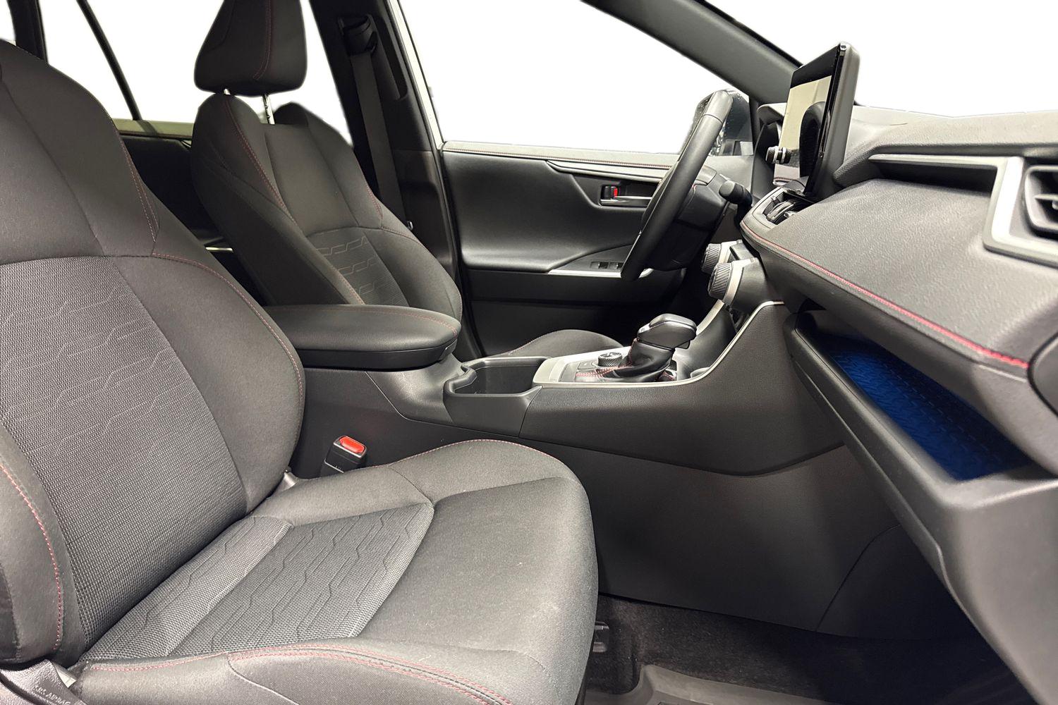 Toyota RAV4 Plug-in 2024