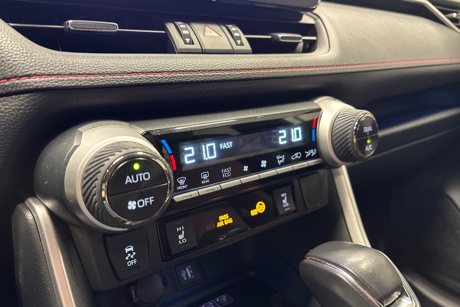 TOYOTA RAV4 Plug-in 2024