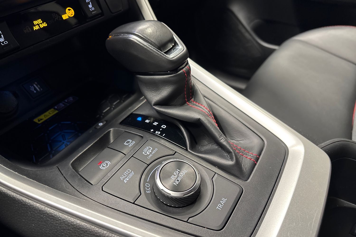 TOYOTA RAV4 Plug-in 2024