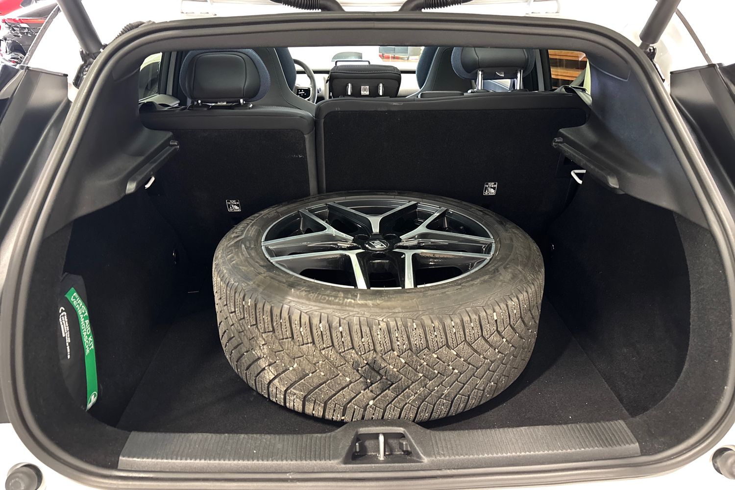 Volvo EX30 2024