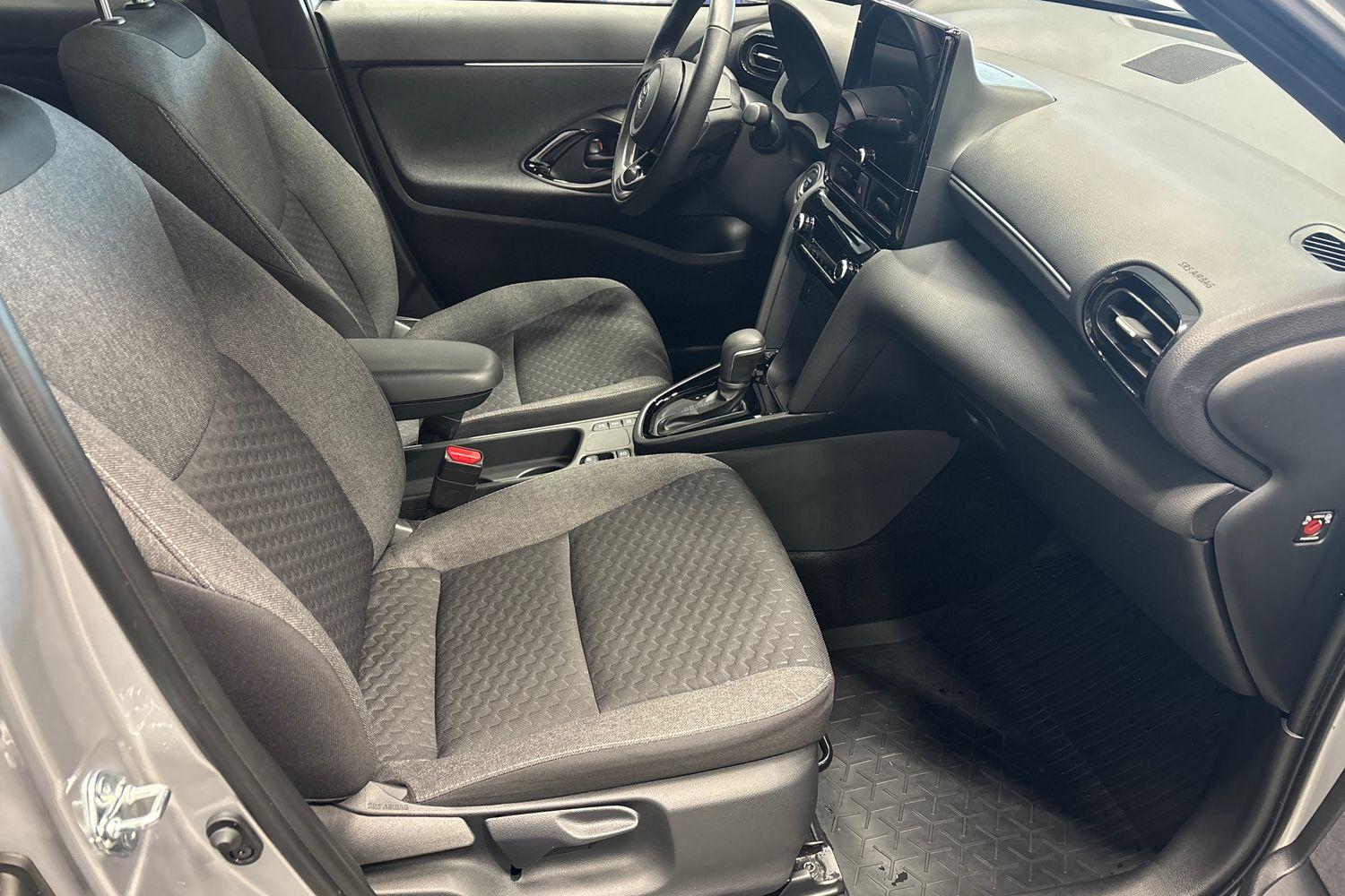 TOYOTA Yaris Cross 2025