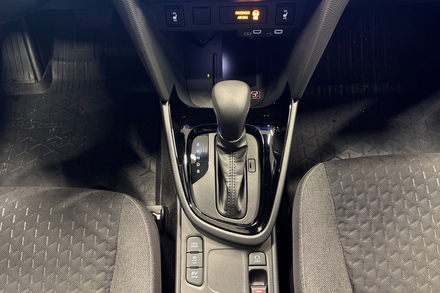 TOYOTA Yaris Cross 2025