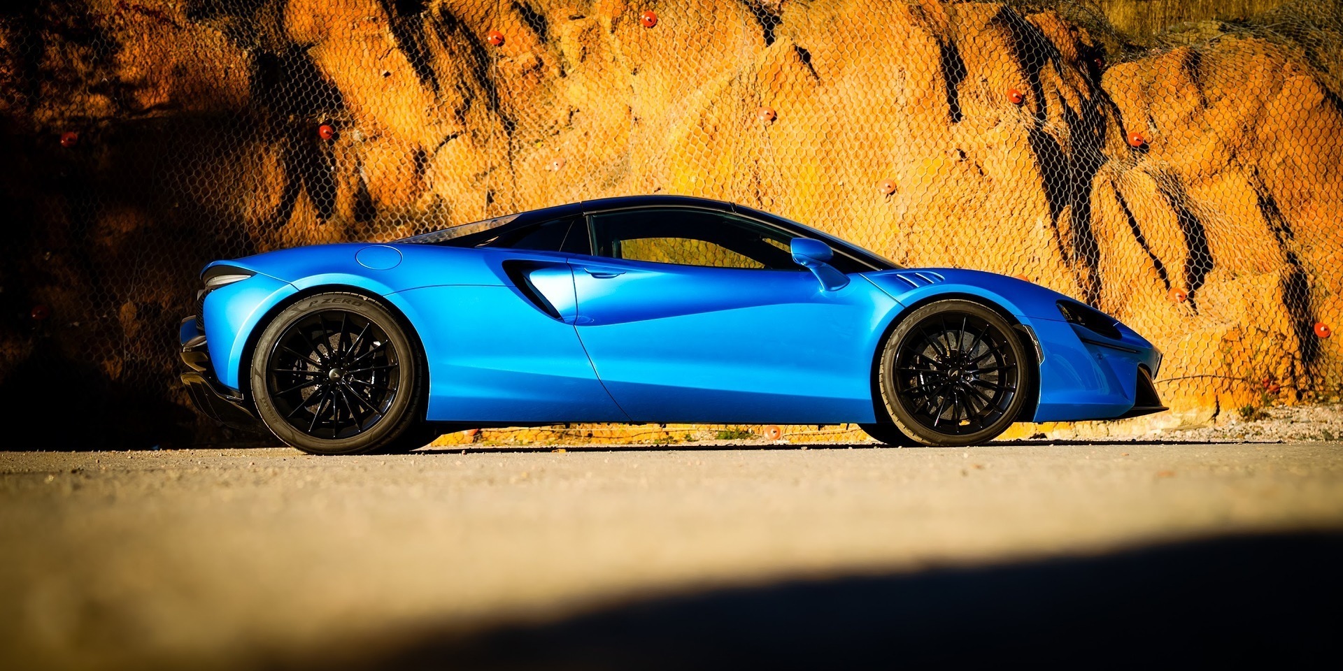 MCLAREN ARTURA 10
