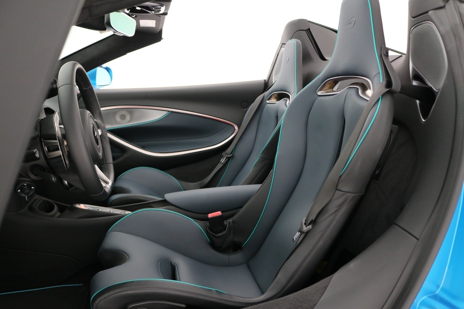 MCLAREN ARTURA 14
