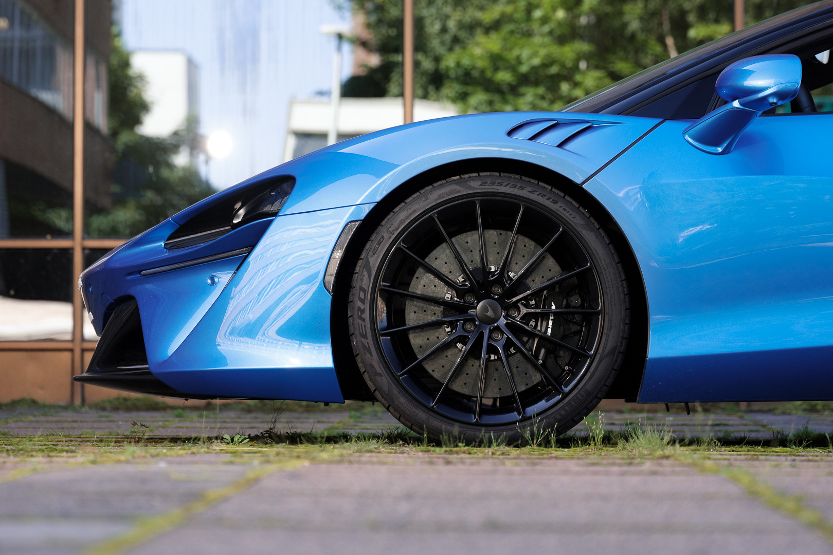 MCLAREN ARTURA 6