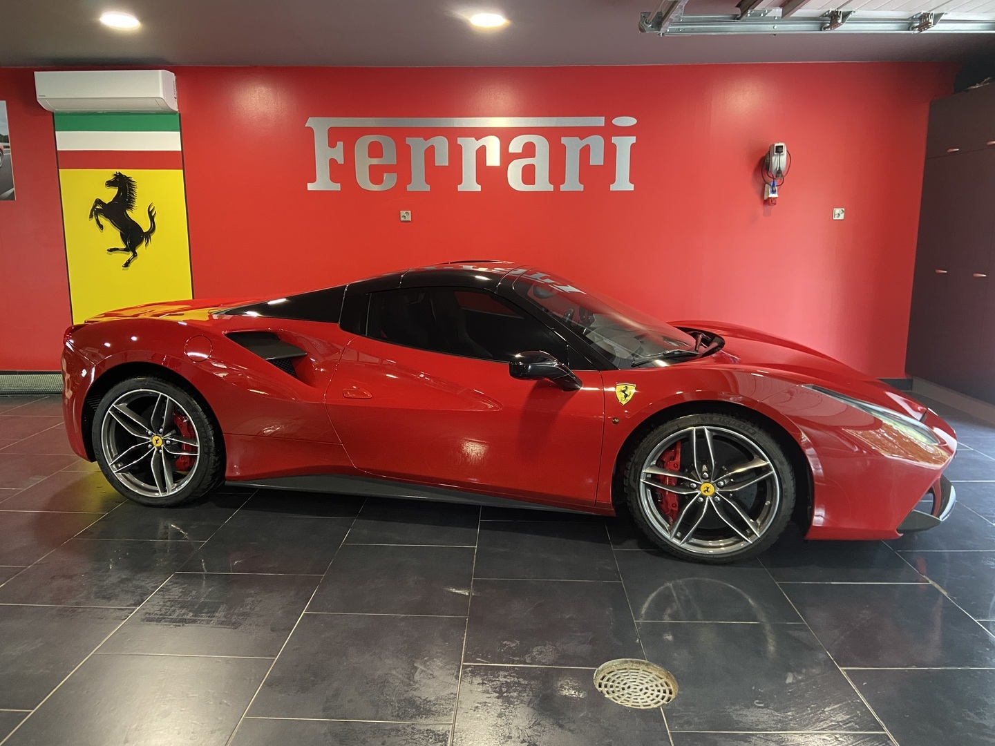 FERRARI 488 2