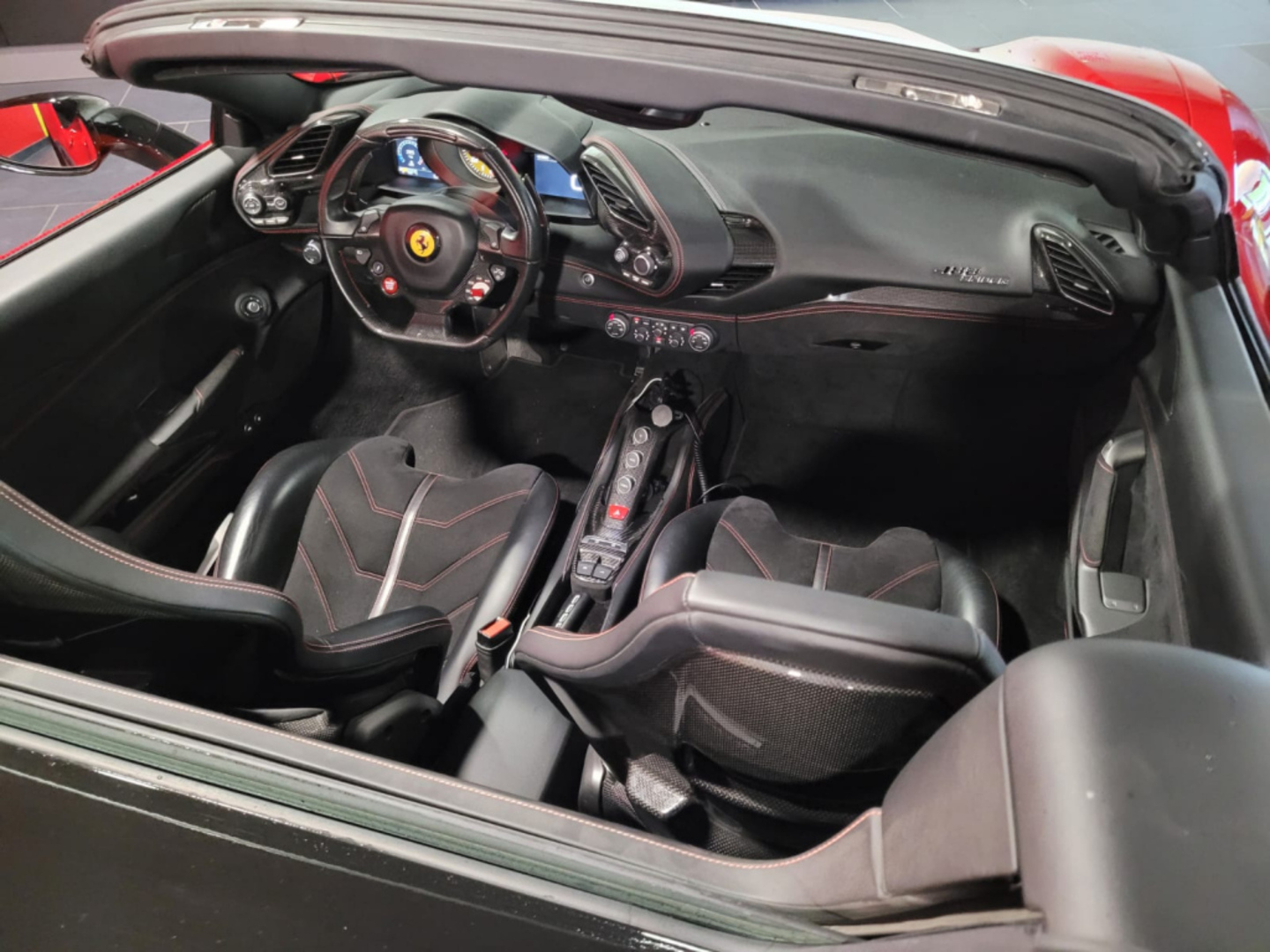 FERRARI 488 8