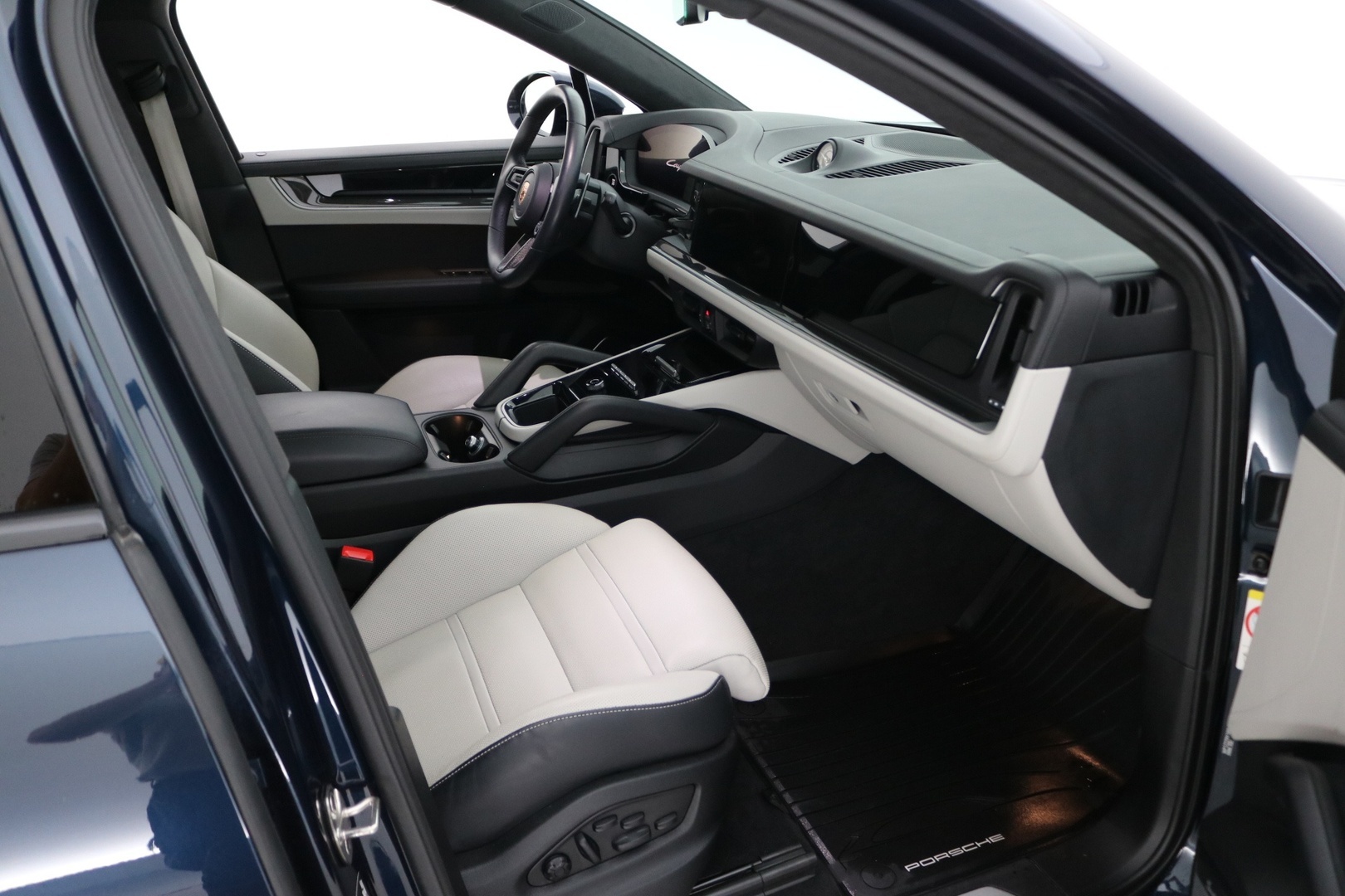 PORSCHE Cayenne 10
