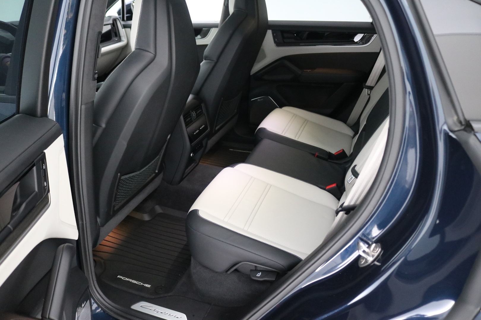 PORSCHE Cayenne 11