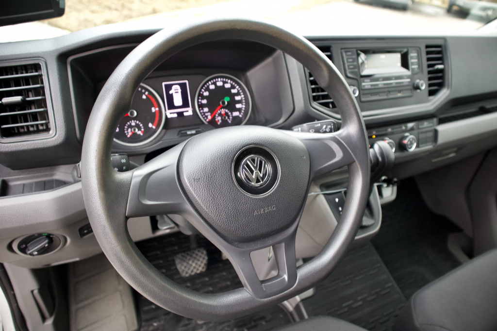 VOLKSWAGEN Crafter 10