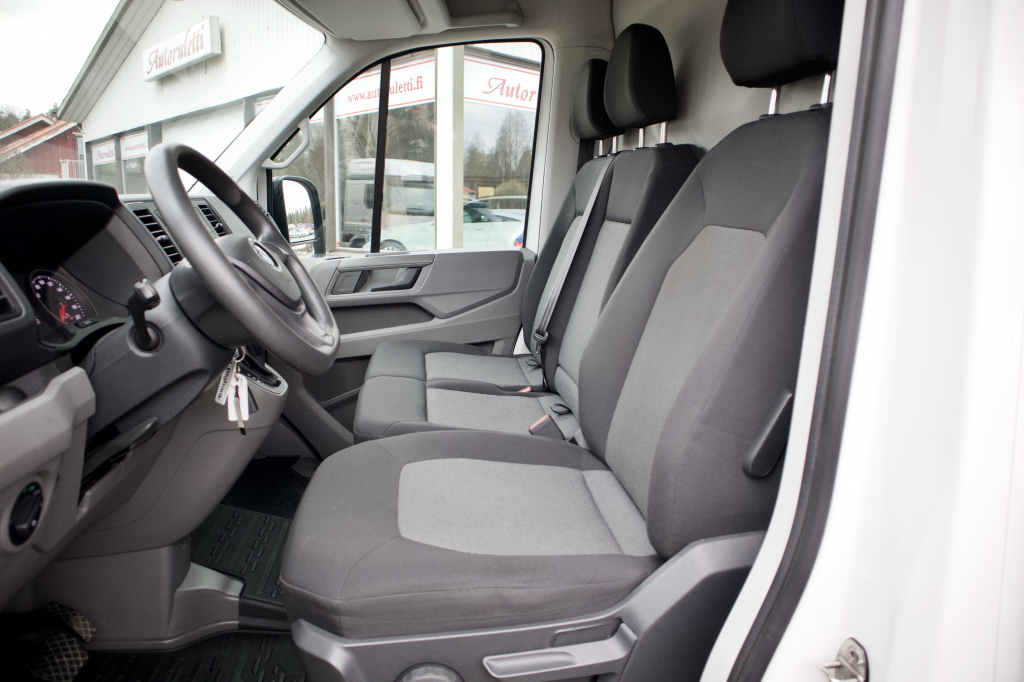 VOLKSWAGEN Crafter 9