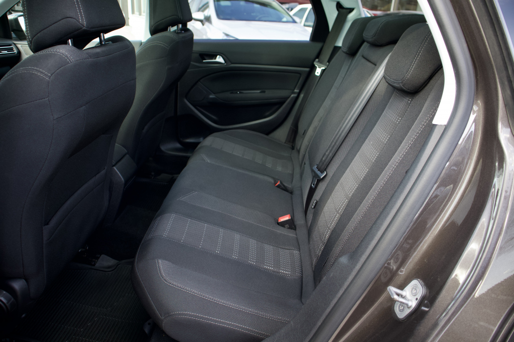 PEUGEOT 308 8