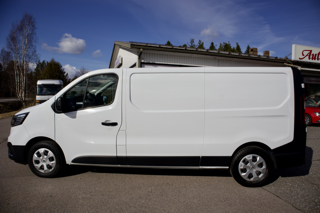 RENAULT Trafic 8