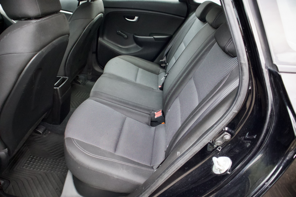HYUNDAI i 30 10
