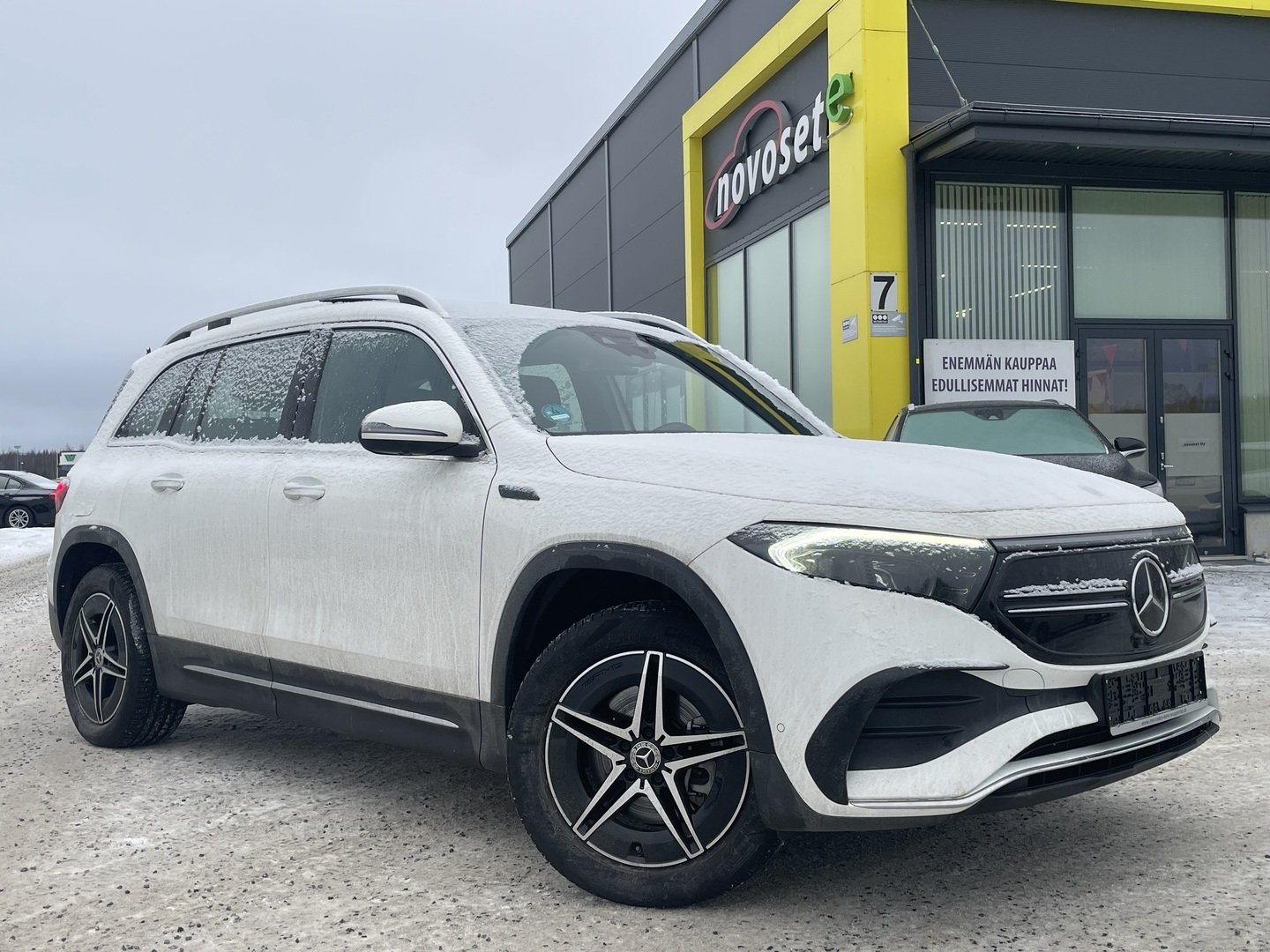 MERCEDES-BENZ EQB 2022