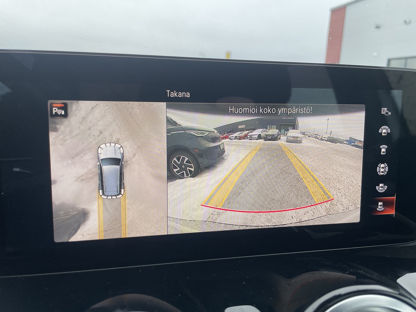 MERCEDES-BENZ EQB 2022