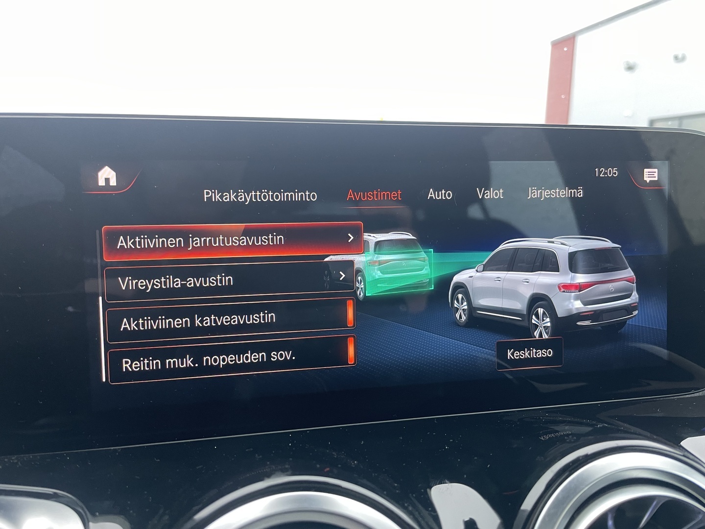 MERCEDES-BENZ EQB 2022