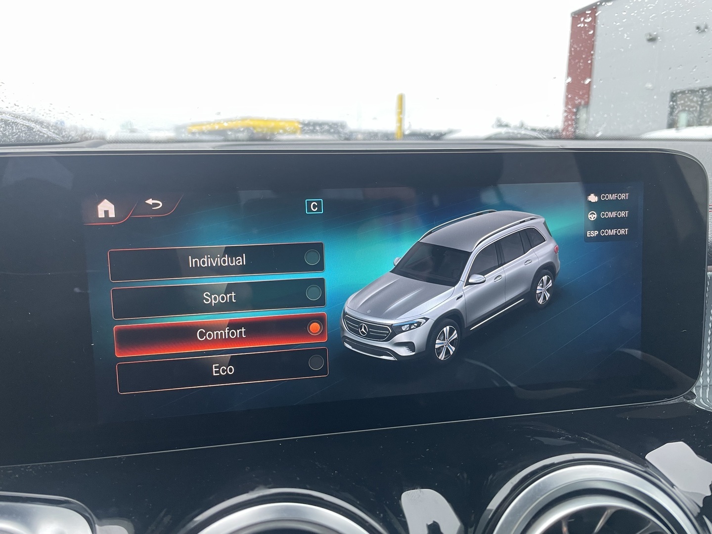 MERCEDES-BENZ EQB 2022