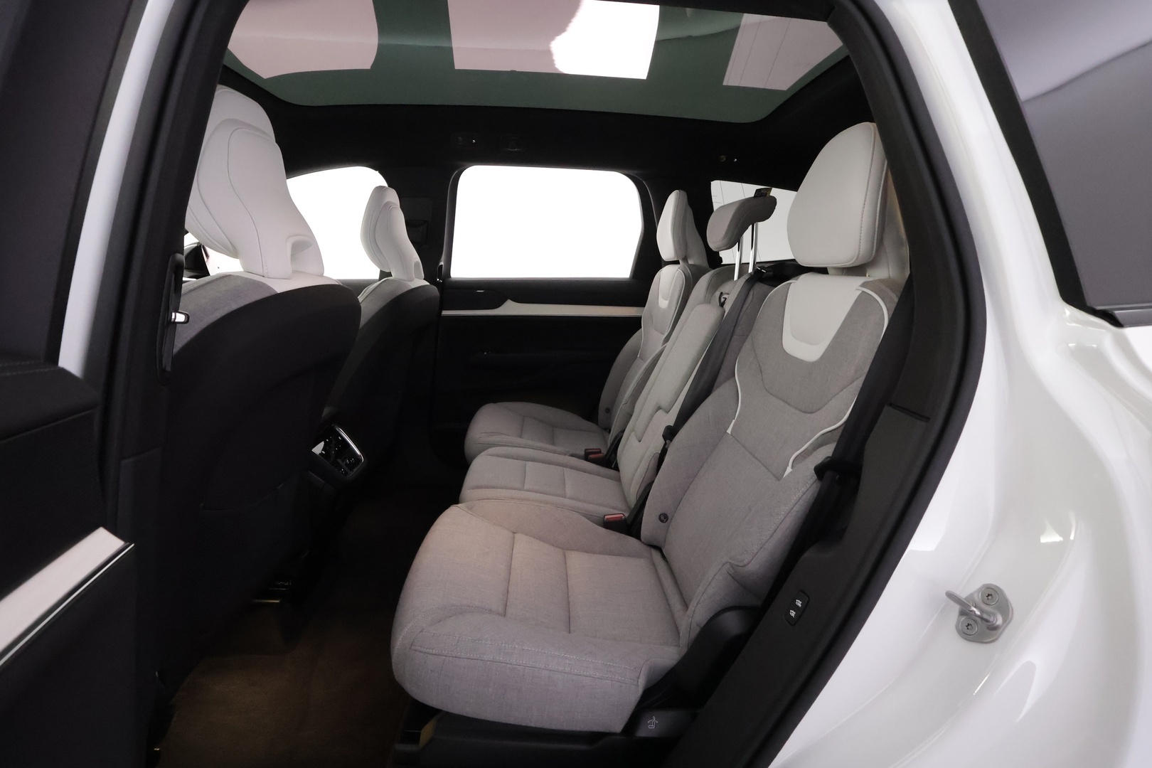VOLVO EX90 2025