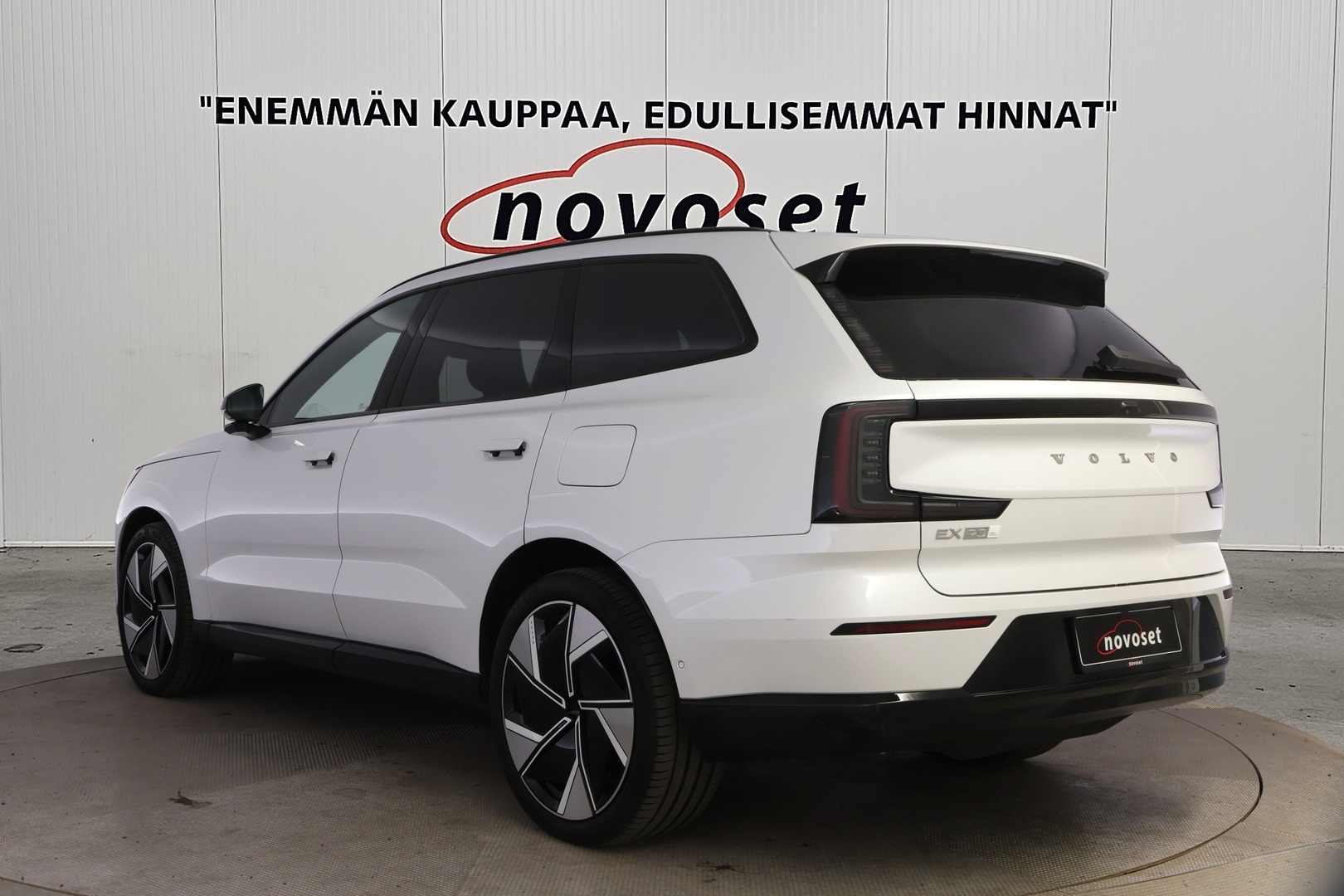 VOLVO EX90 2025